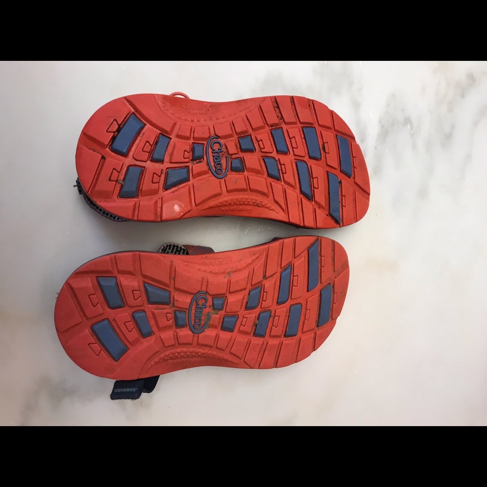Way cute girls Chacos
